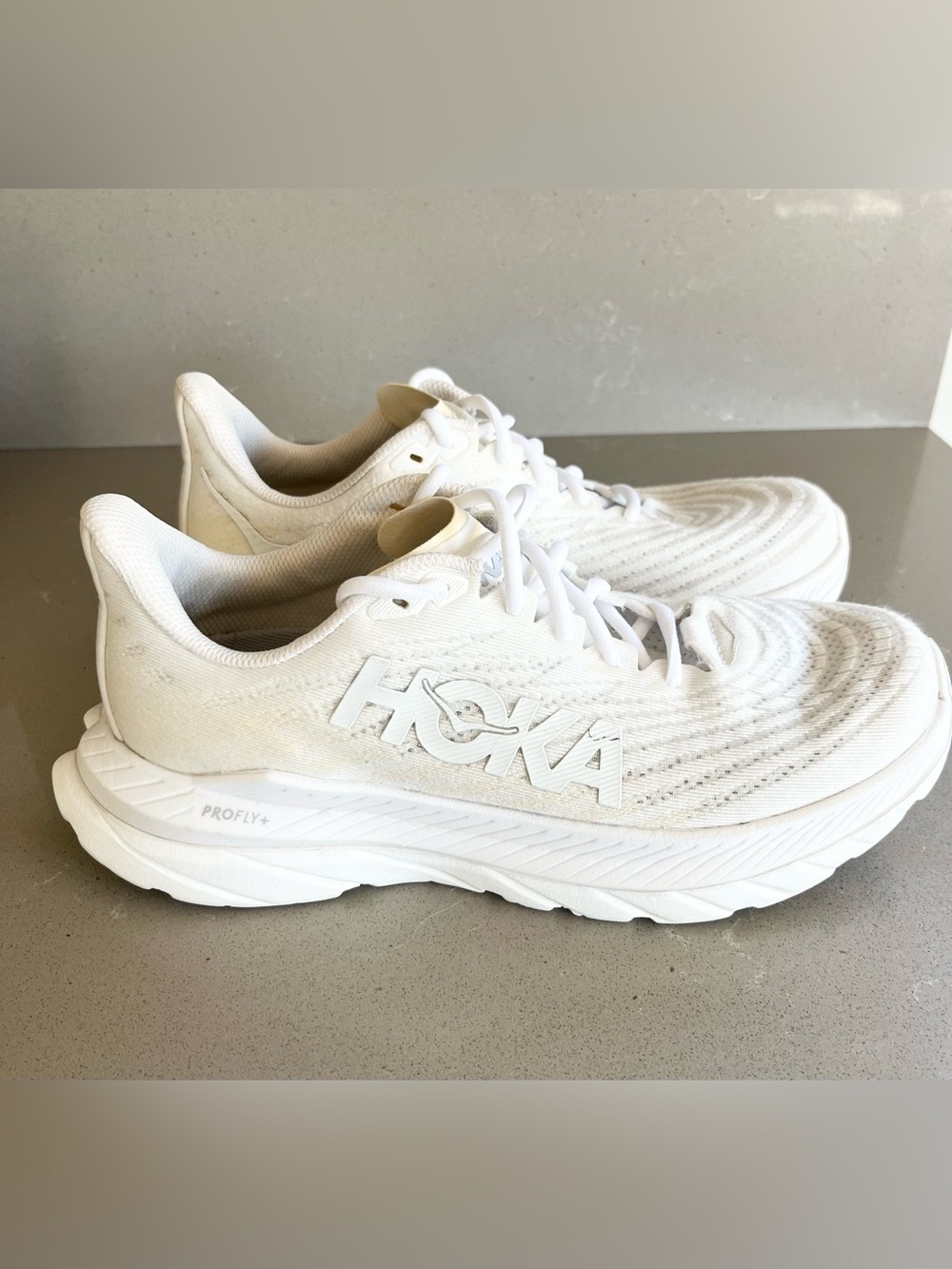 HOKA ONE ONE Mach 5 White White Women's Running Shoes Size 8 B Athletic Sneaker